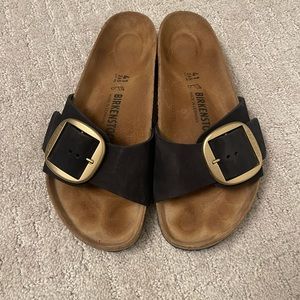 WOMEN’S BIRKENSTOCK MADRID BIG BUCKLE SLIDE